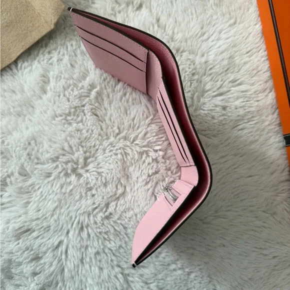 Brand New! 🩷 Hermes Bearn Wallet Sakura Pink chèvre leather PHW, stamp G (2026) - Picture 6 of 7